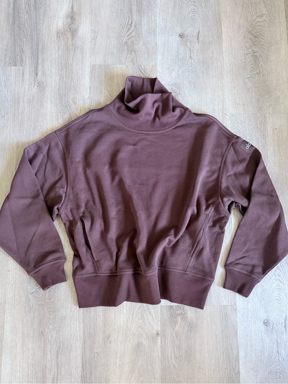 alo - mock neck pullover - brown
